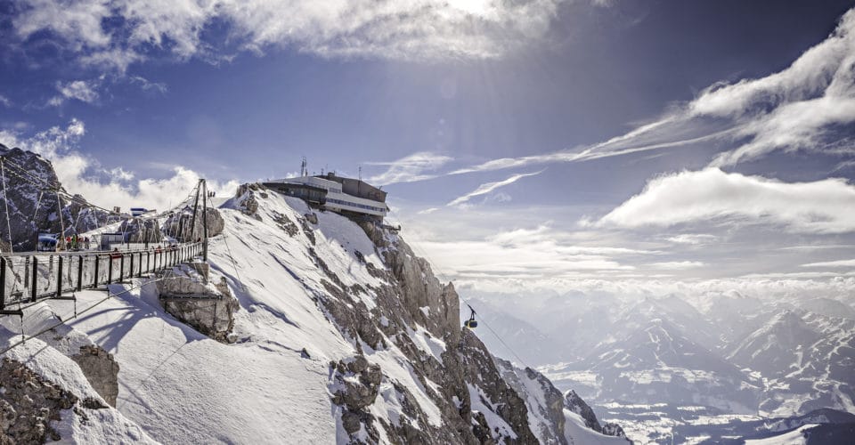 Dachstein Bergstation mit Gondel C Planai David Stocker